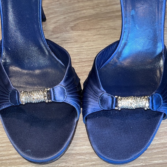 Authentic Gucci Blue Satin with Swarovski Crystal Sandals/Heels (Mismatch) - Picture 14 of 16